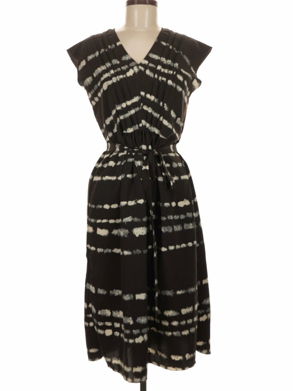 Simply Vera Vera Wang Black and White Tie-Dye V-Neck Midi Dress